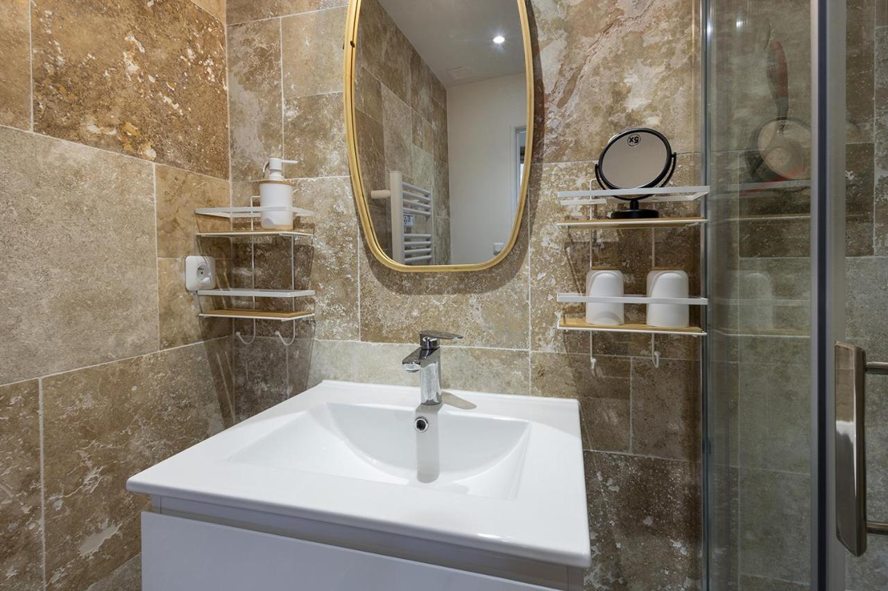 L'Emeraude - 1 A 4P - Wifi Fibre - Parking Gratuit Pont-dʼAin Exterior foto